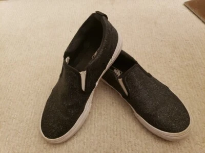 Furgonetas sin cordones para mujer 7 negro brillante Foto 1 de 4