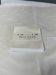 Moda Bella Solids Confezione Charm Bianco 5” Trapunta Cotone Pretagliato Quadrati 9900PP-98 AM - Foto 1 di 3