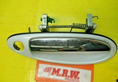 MANIJA PUERTA DELANTERA DERECHA EXTERIOR BLANCO CROMO R para INFINITI I30 MAXIMA 96 97 98 99 Foto 1 de 4