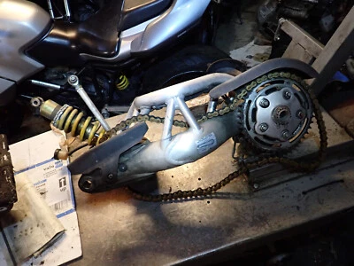 Ducati Monster S2R S2 S4r S4RS enrejado basculante de una cara aleación de aluminio Foto 1 de 2