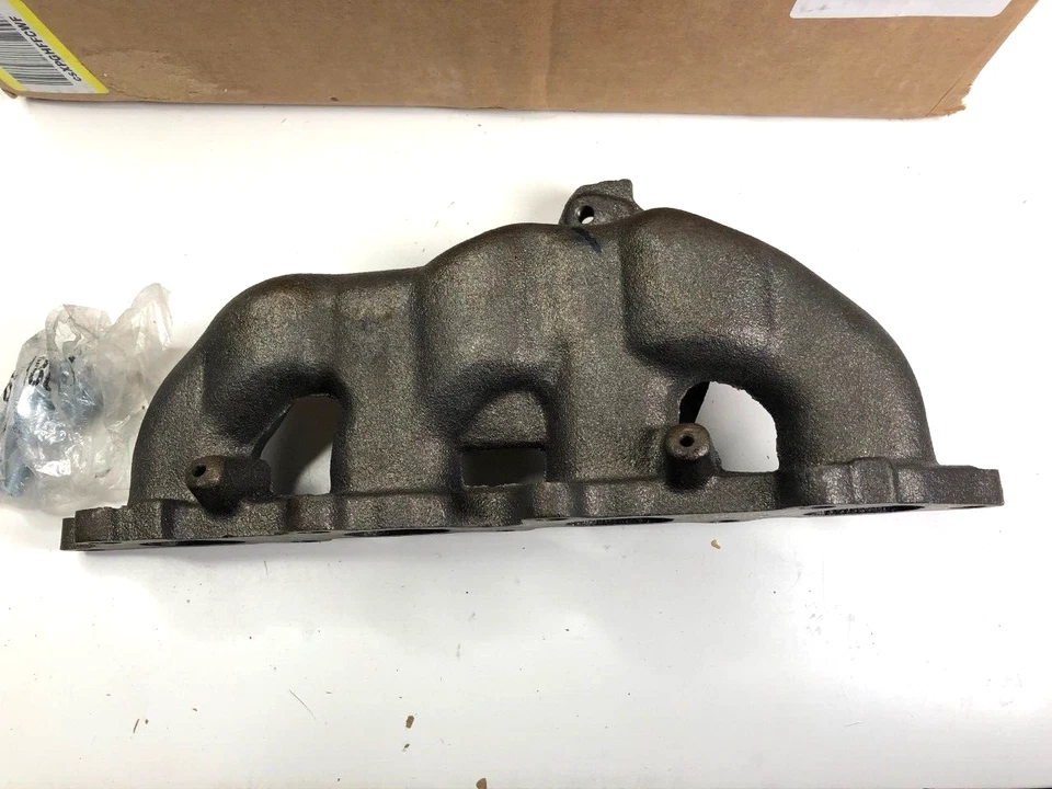 Kit colector de escape Dorman 674-395 con junta para Ford Escort 1998-2003 Foto 1 de 4