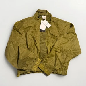 NWT Women’s Nike Oversized Crop Fit Pullover Windbreaker Green Size XS - Picture 1 of 4