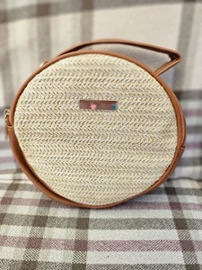 Damen Runde Boho Umhängetasche Handtasche Reißverschluss Raffia Look Brandneu - Bild 1 von 5