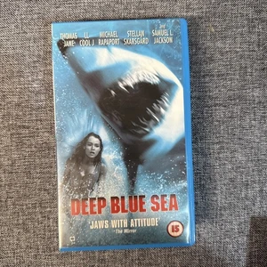 Deep Blue Sea VHS - Picture 1 of 4