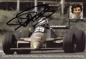 FOTO POSTAL FIRMADA RICCARDO PATRESE WARSTEINER FLECHAS A3 F1 EQUIPO AUTÓGRAFO - Imagen 1 de 3