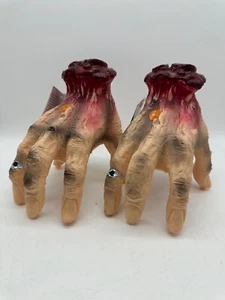 HALLOWEEN Home Crawling Severed Hands. 2 pcs - Picture 1 of 3