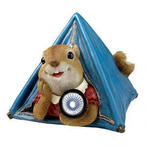 Let's Go Camping Stellzelt Eichhörnchen mit Taschenlampe Tierwelt Skulptur - Bild 1 von 5