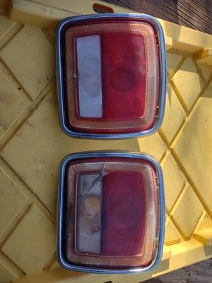 1975 CHEVROLET VEGA HATCHBACK TAIL LIGHT ASSEMBLIES RH LH PASSENGER DRIVER - Imagem 1 de 4