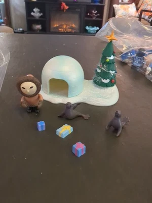Rudolph the Red Nosed Reindeer Eskimo's Christmas Memory Lane  Igloo Tree Seals - Image 1 of 4