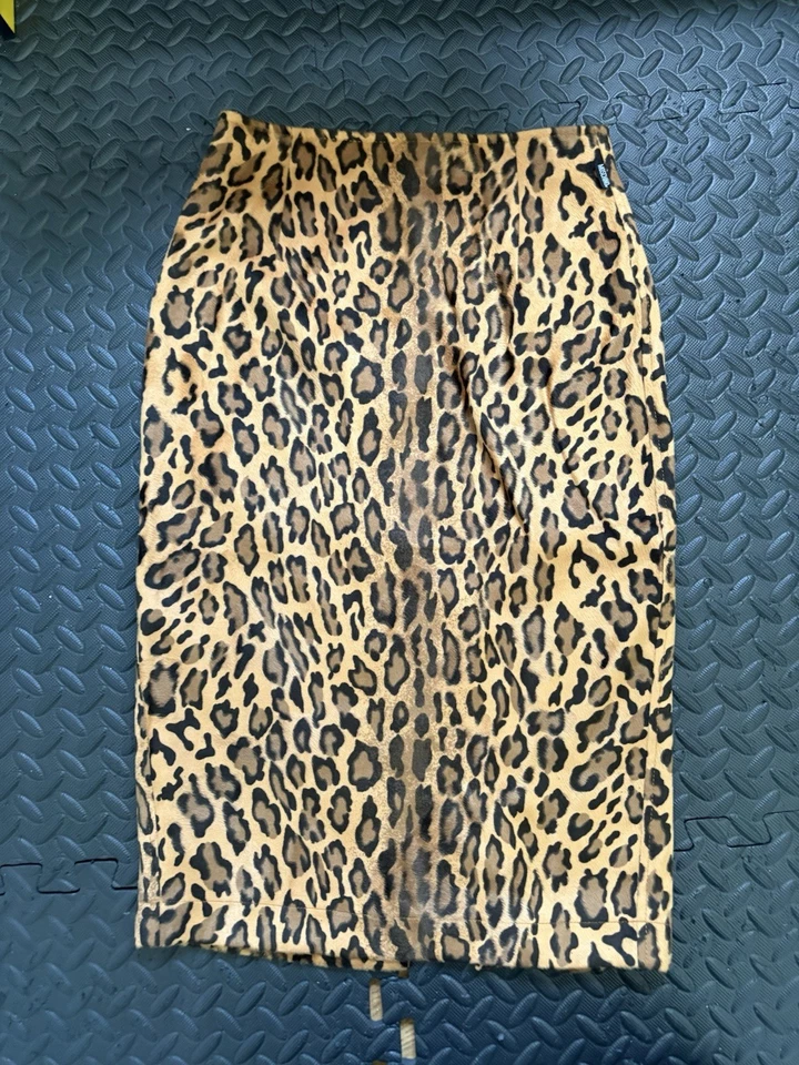 Vintage Moschino - Leopard Print Pencil Skirt - Made In Italy - High Waist 8 - Image 1 of 4