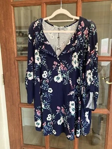 Bnwt M&Co Womens shirt size 22 Navy Blue Floral casual Jersey Tunic Top Roll Tab - Picture 1 of 3