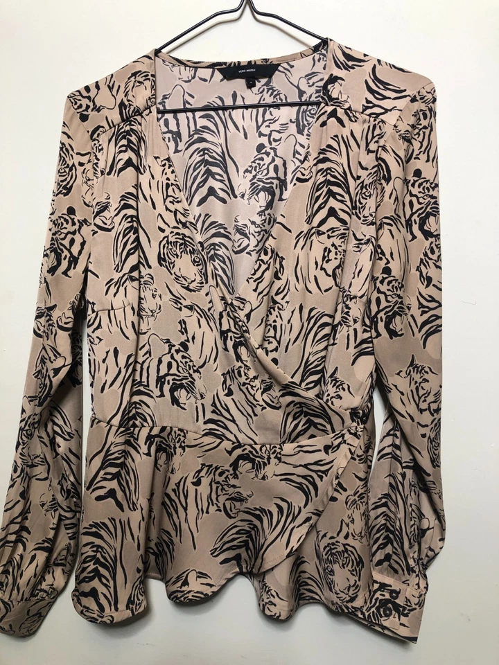 Top envolvente con estampado animal M Vera Moda Foto 1 de 4