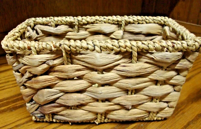 Basket SMALL 4.5x7.75x4" Woven Wicker Light Tan/Natural Hyacinth Bin READ   991 - Image 1 of 4