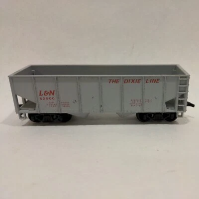 Model Power HO Louisville & Nashville 2 Bay Open Hopper 36' L&N 62500 Dixie line - Image 1 of 4