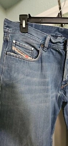 Vintage Diesel Jeans Mens 36x32 Regular Slight Distressed pockets Denim Italy!! - Picture 1 of 5
