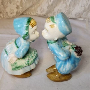 Statuine vintage bacio ragazzo e ragazza olandese stampo Olanda amore corteggiamento incontri - Foto 1 di 16