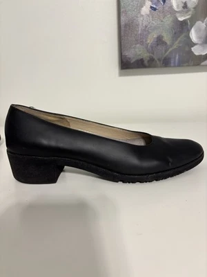 Zapatos de salón de cuña vintage de los 90’s Salvatore Ferragamo planos negros para mujer talla 9 B Foto 1 de 4