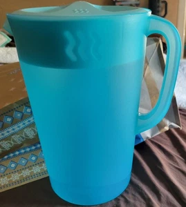 Rubbermaid 1 Gallone Krug Behälter türkis hellblau mit Deckel 10-3/8" hoch  - Bild 1 von 5