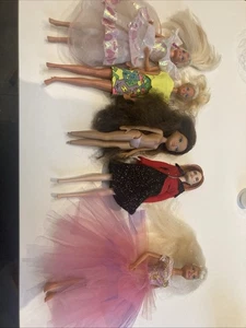 Selection Of Mixed barbies And Dolls, 90s To 00s - Picture 1 of 8