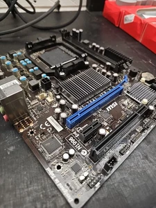 MSI MS-7641 / 760GM-P23 (FX) Socket AM3b AMD Motherboard Without Backplate - Picture 1 of 3