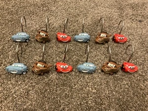 Disney Cars Lightning McQueen Tow Mater Doc Hudson Duschvorhang Haken Set x 12 - Bild 1 von 4