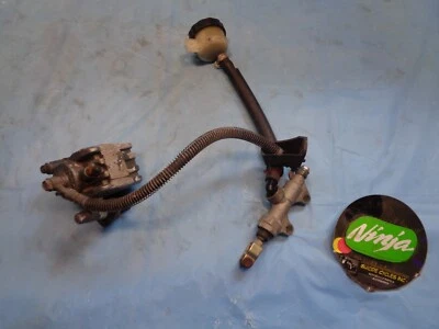 Kawasaki Ninja ZX9R 1994 pinza de freno trasera cilindro maestro juego 94 95 96 97 Foto 1 de 4
