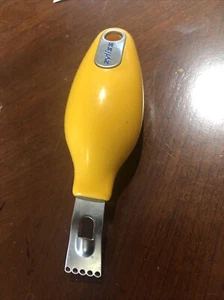 Bright Yellow Zyliss Citrus Zester 2 in 1 tool/gadget. Heavy Duty. Ergonomic VGC - Picture 1 of 4