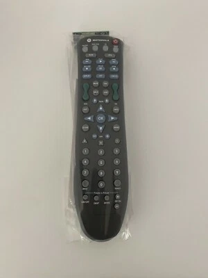 Motorola DRC800 4 in 1 Universal Remote Control with Batteries and manual - Image 1 of 3