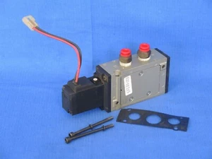 Electroválvula neumática SMC NVFS3130-5G-02T con junta y tornillos - Imagen 1 de 4