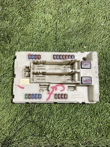07 08 09 10 Nissan Altima Engine Fuse Box Relay Junction Block Panel 284b7ja000 - Foto 1 di 3