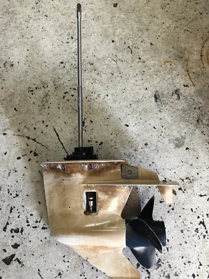 2000 Johnson 25 35 HP 2 Stroke Outboard 20 " Shaft Lower Unit Freshwater MN - Image 1 of 4