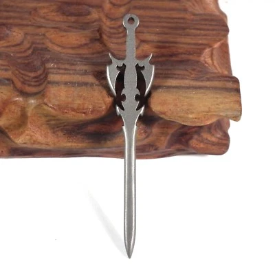 Titanio EDC Multi Herramientas Adorno Cuchillo Caído Colgante ESPADA Exterior Senderismo Foto 1 de 2