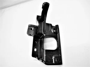 Kenworth T680 Bumper Brackets A116180R (729-10406) - Picture 1 of 3