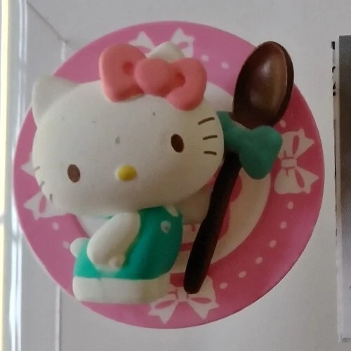 Minifigura Gacha Characters Love Mint Chocolate HELLO KITTY 🌱🍫 NUEVA Foto 1 de 4