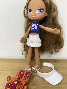 Bratz Kidz Sommer Urlaub Yasmin Puppe Shirt Rock Tasche Schirmmütze - Bild 1 von 10
