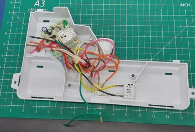 Caja de control de refrigerador Roper OEM ASM 2178972 4388931 WP938213. Foto 1 de 4