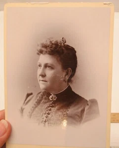 WOMAN - vintage PHOTOGRAPH - CABINET CARD - MINNEAPOLIS MINN - listing #97 - Picture 1 of 9