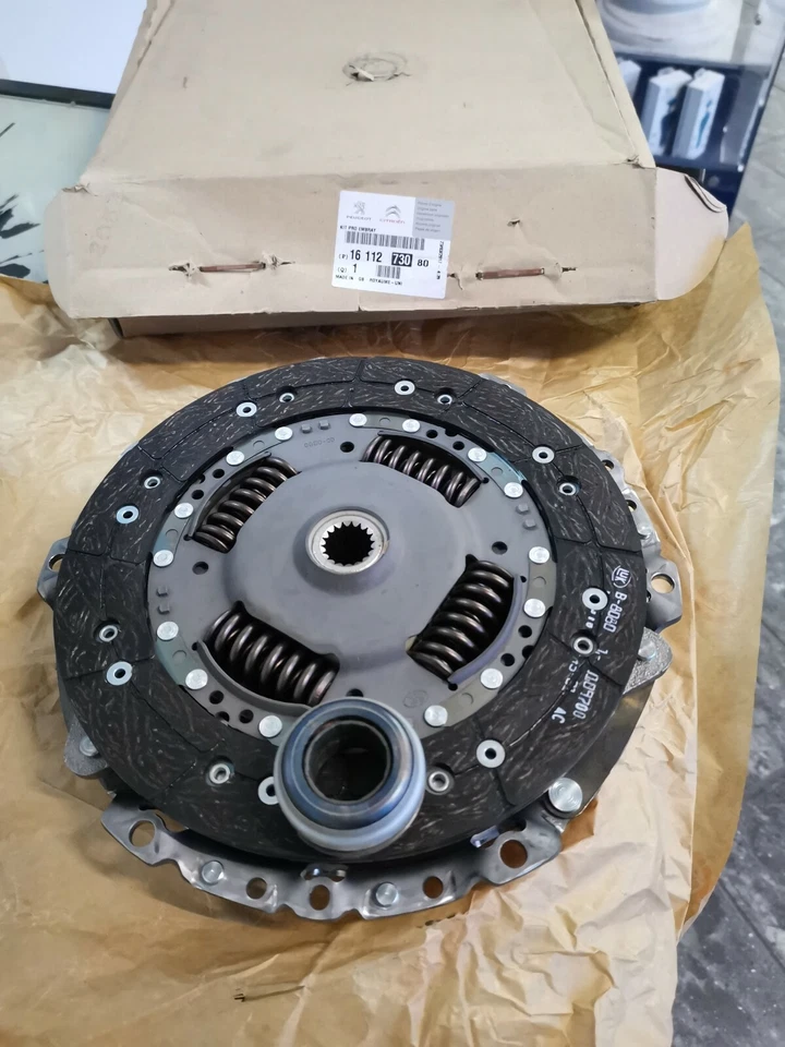 1611273080 Peugeot 207 208 2008 308 Expert Rifter Patner Original Clutch Kit - Image 1 of 2