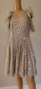 Nuevo con etiquetas $368 bcbg maxazria Cynthia Plata Combo Encaje Metálico Cóctel Vestido Talla 10 - Imagen 1 de 8