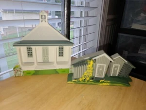 2 pc Amish Shelia's Collectibles Corncribs 1997 AMS07, Amish School 1993 AMS02 - Picture 1 of 3