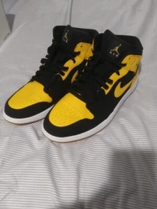Jordan 1 Retro Mid New Love 2017 554724-035 Uomo Taglia 11 - Foto 1 di 12
