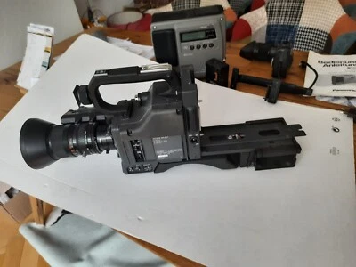 Profikamera SONY DXC-327AP mit Fujinon VCL 712 - Bild 1 von 4