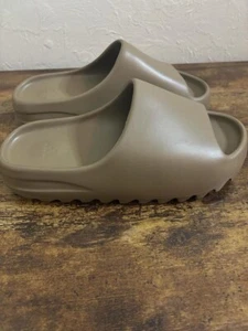 Men’s Size 11 Adidas Yeezy Earth Brown Slides - Picture 1 of 8