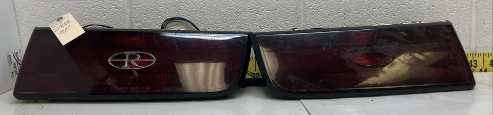 Used OEM GM RH/LH Taillights W/Wire Harness 1989-93 Buick Riviera (SVM159) - Image 1 of 4