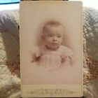 Photographie originale vintage de bébé par Macy Vinton Iowa