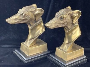 Paar Messing Windhund Buchstützen auf schwarzen Sockeln - Bild 1 von 7