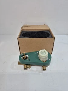 U232CIS Mixing Valve Supports 2 or 3 Function Diverter 1/2" CC/IPs Connection - Imagen 1 de 6