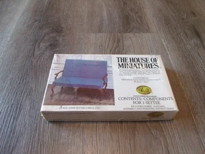 HOUSE OF MINIATURES XACTO QUEEN ANNE SETTEE DOLLHOUSE FURNITURE SEALED - Picture 1 of 1