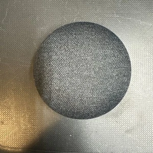 Google Home Mini Asistente Inteligente - Carbón - Imagen 1 de 6