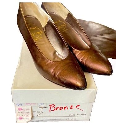 Zapatos de salón Paloma de cuero bronce 7,5AA de colección para mujer Foto 1 de 4